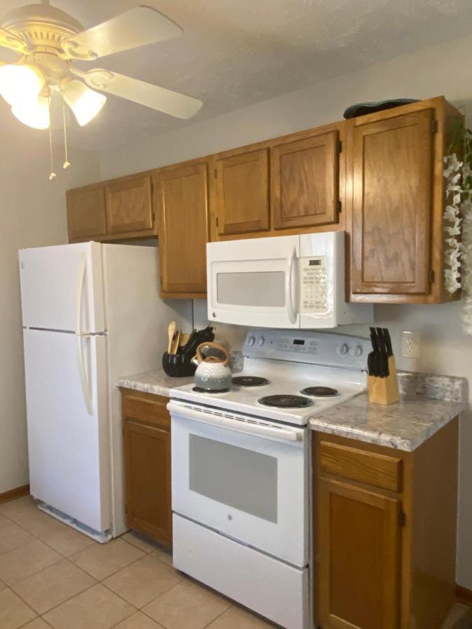 B1 Guest House Hope Mills Екстер'єр фото