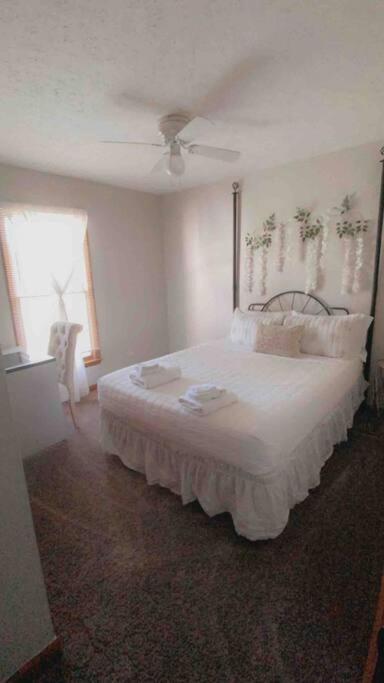 B1 Guest House Hope Mills Екстер'єр фото