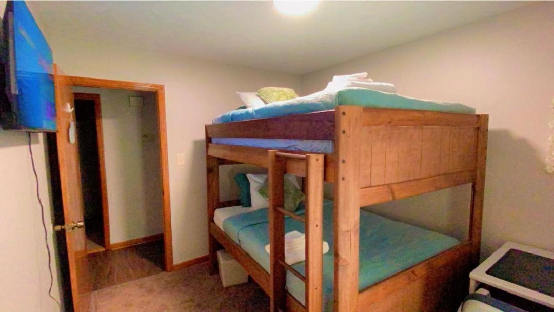 B1 Guest House Hope Mills Екстер'єр фото