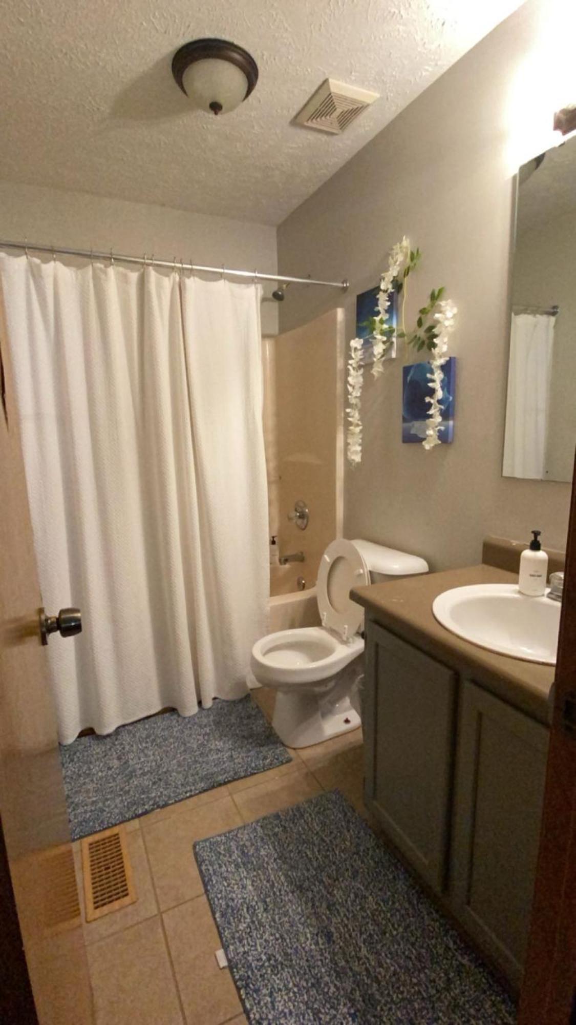 B1 Guest House Hope Mills Екстер'єр фото