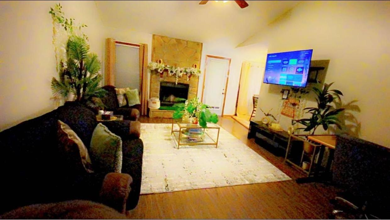 B1 Guest House Hope Mills Екстер'єр фото